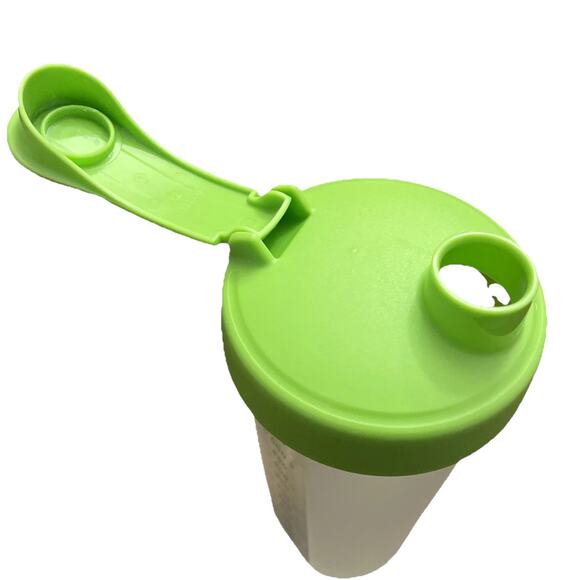 Green Tupperware 20 oz. Large Quick Shake Gravy Container 7320A Mix Snap Top - Picture 4 of 6